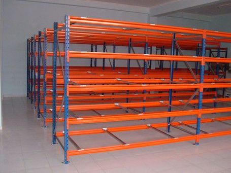 Estanteria carga pesada ou carga média para caixas ou paletes armazem