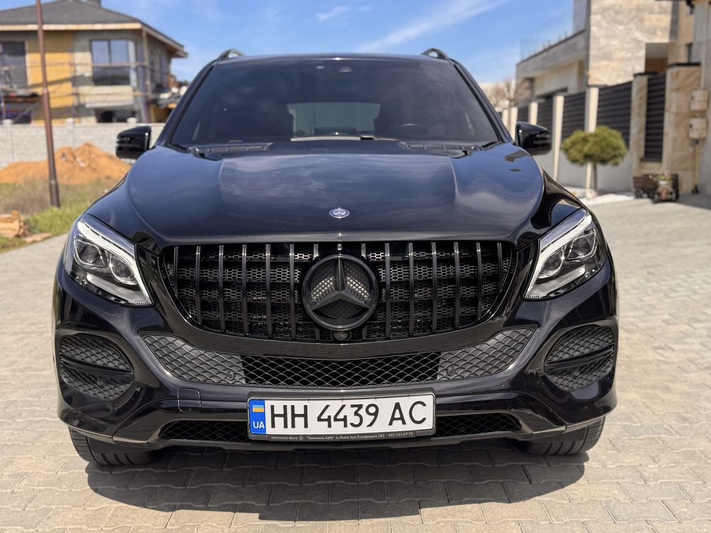 Продаю Мерседес GLE, официальный