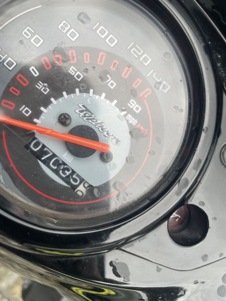 Sprzedam skuter piaggio typhoon 125 rok2012