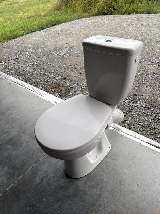 Kompakt wc ze spluczka, ubikacja na budowe, kibel budowlany
