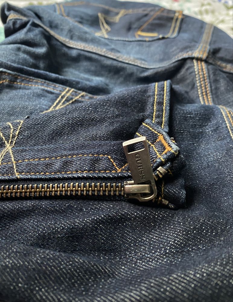 Jeansowe męskie spodnie typu tapered jeans GUESS r. S - 30