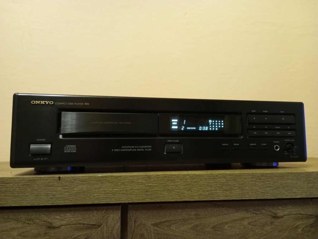 Odtwarzacz CD Onkyo DX-6900 zadbany