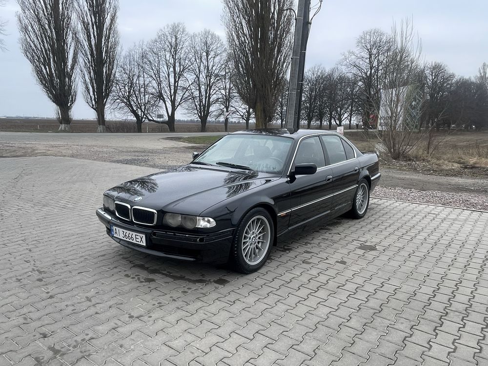 Продам BMW E38 2000г