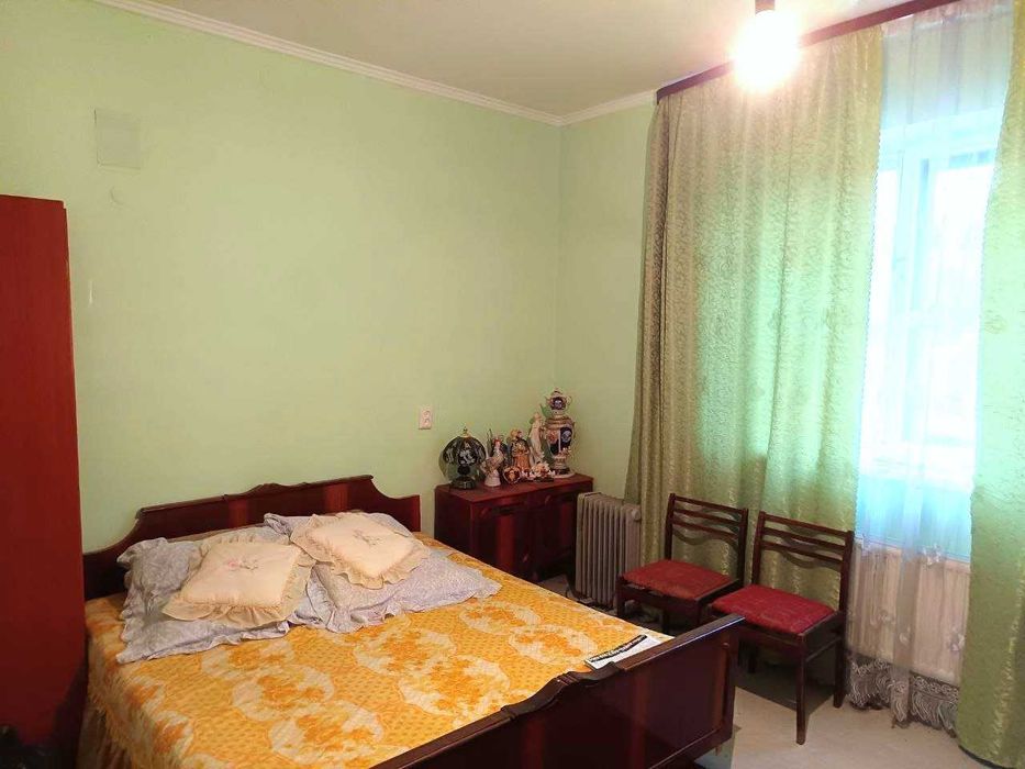 Просторий сучасний будинок з ремонтом, є-відновлення, постанова