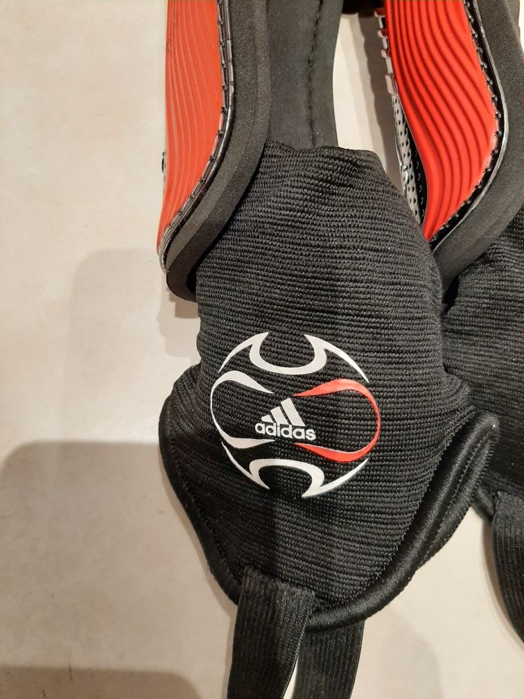 Caneleiras Adidas Futebol