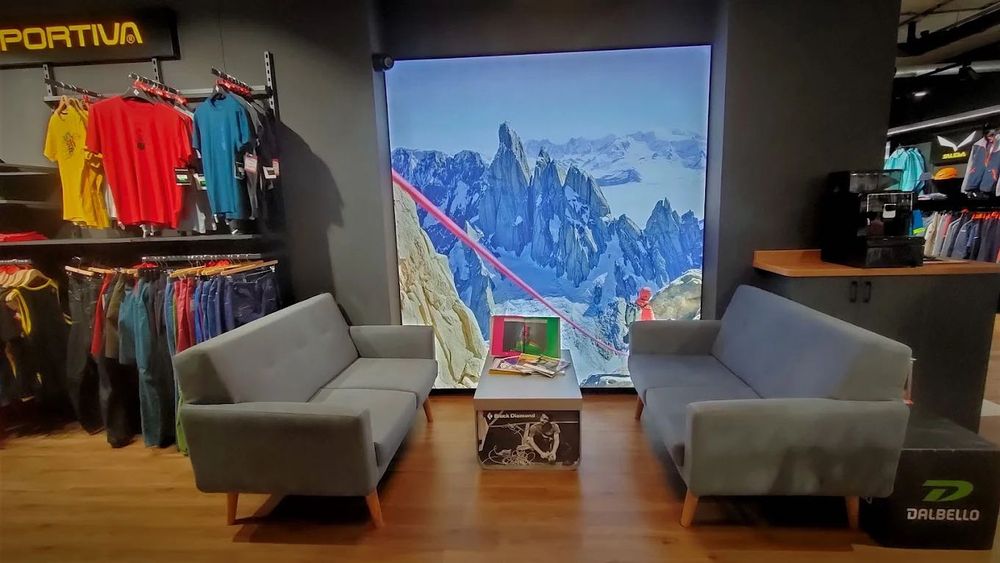 Odstąpię  lokal handlowy w Warszawie