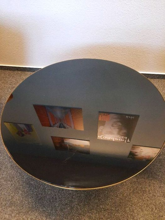 Bell ClassiCon stylowy szklany stolik by Sebastian Herkner