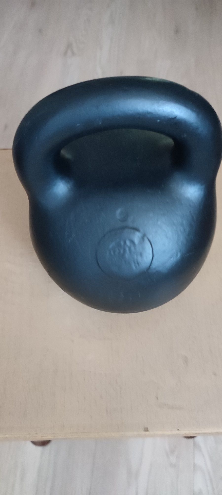 Продам гирю 16кг