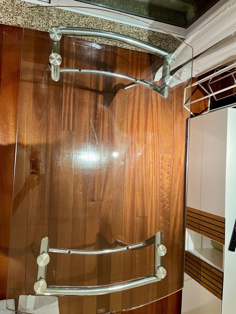 Vendo mesa bonita de vidro