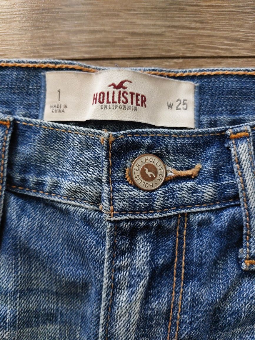 Джинсовые шорты Hollister 25 р.