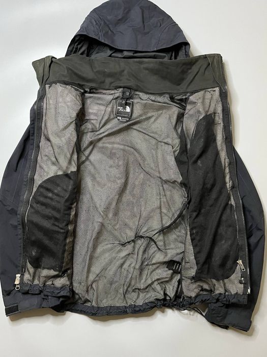 Трекінгова вітровка від The North Face Gore-tex