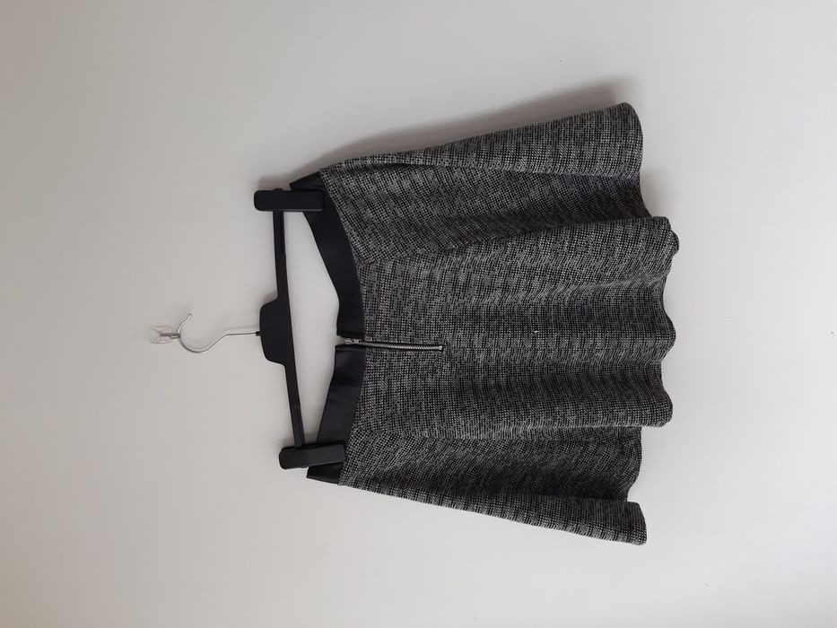 Melanżowa spodniczka m h&m 38 rozkloszowana