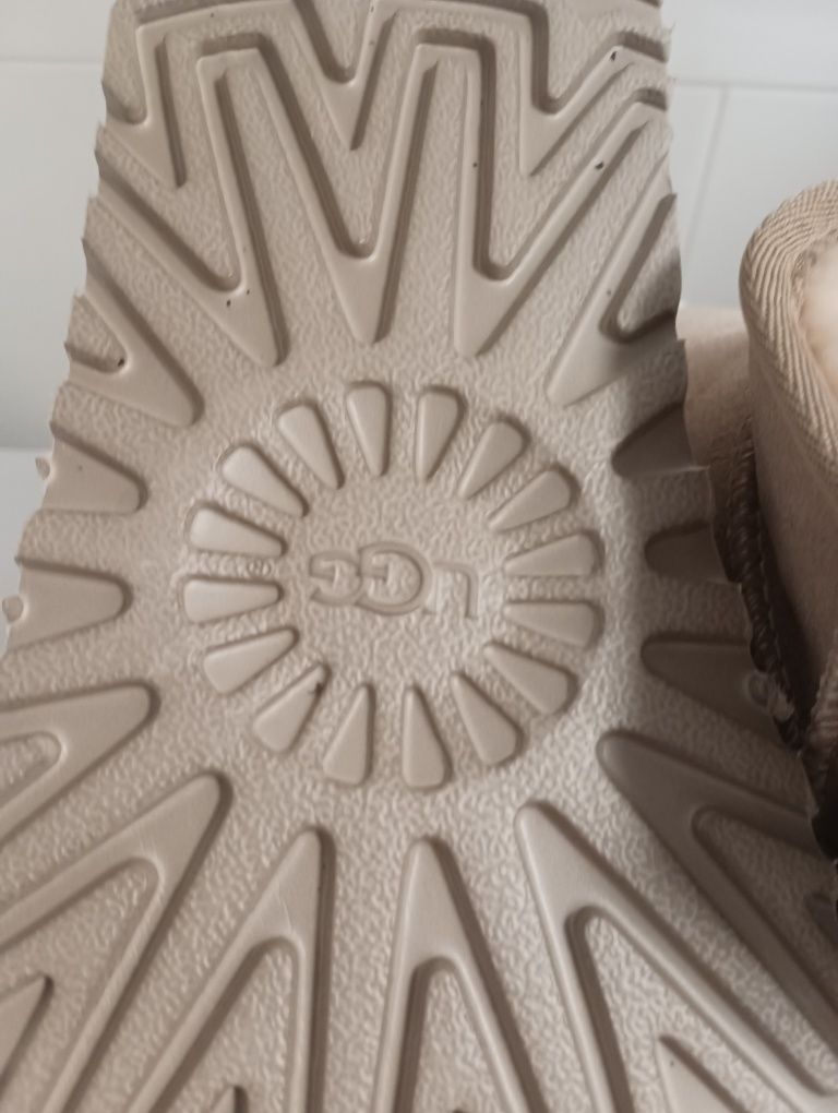 Botas UGG Bege de senhora