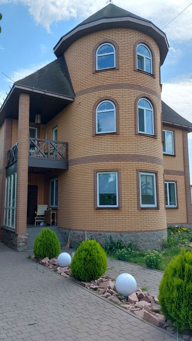 Продам будинок  10сотих землі  Буча