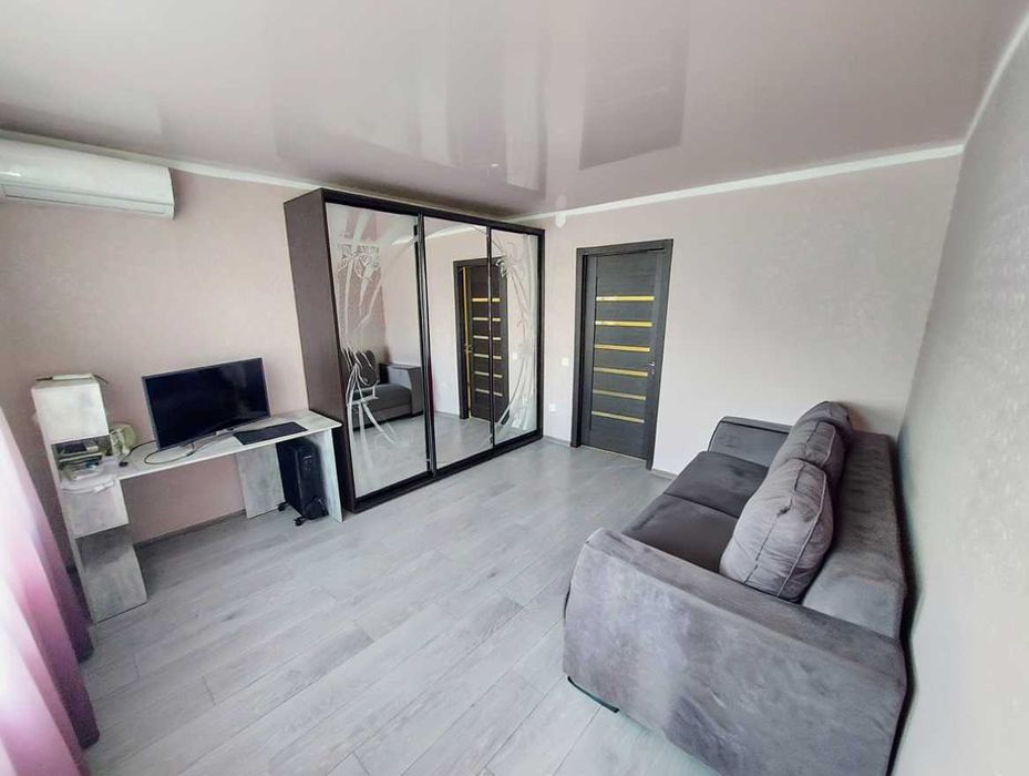 Продам 2х кв-ру "чешка" 12й квартал, ТРЦ Терра, Гладкова (Квартальная)