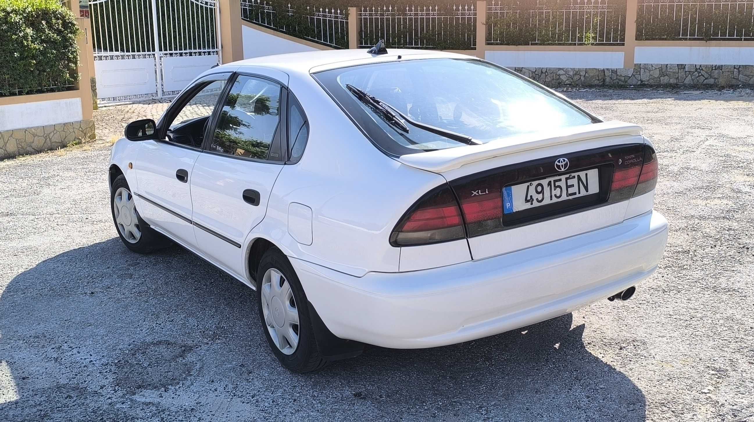 Toyota Corolla 1.3, muito bom estado, poucos km