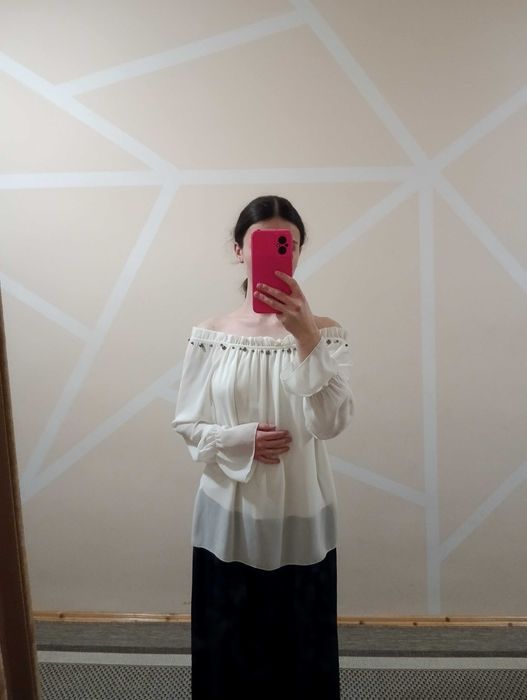 Блузка жіноча, молочна