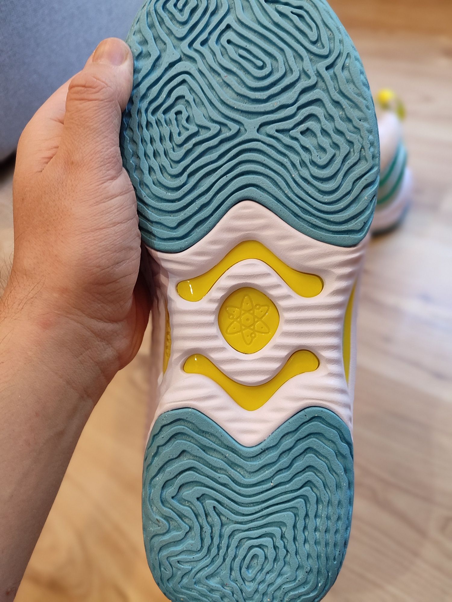 Buty Nike Cosmic Unity 3 rozmiar 47.5 / 31 cm Nowe z metką OKAZJA