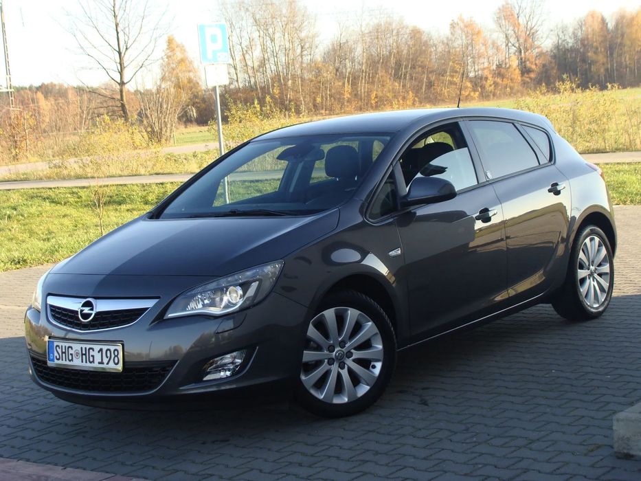 Opel Astra 1.4 Turbo benzyna 140KM sprowadzony Niemcy LED Xenon isofix