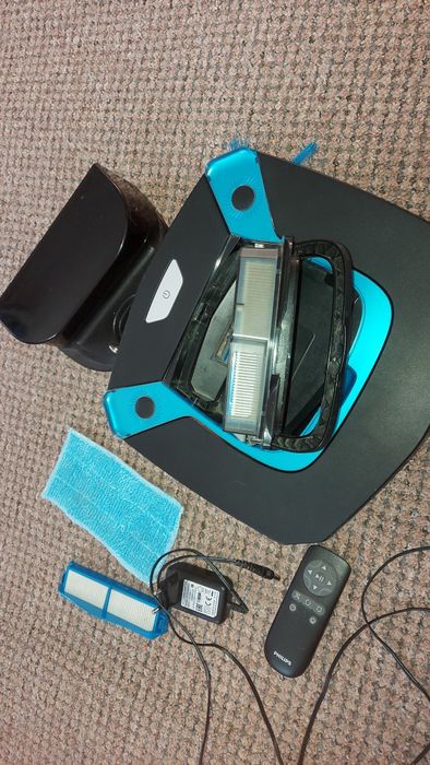 Робот пилосос Philips