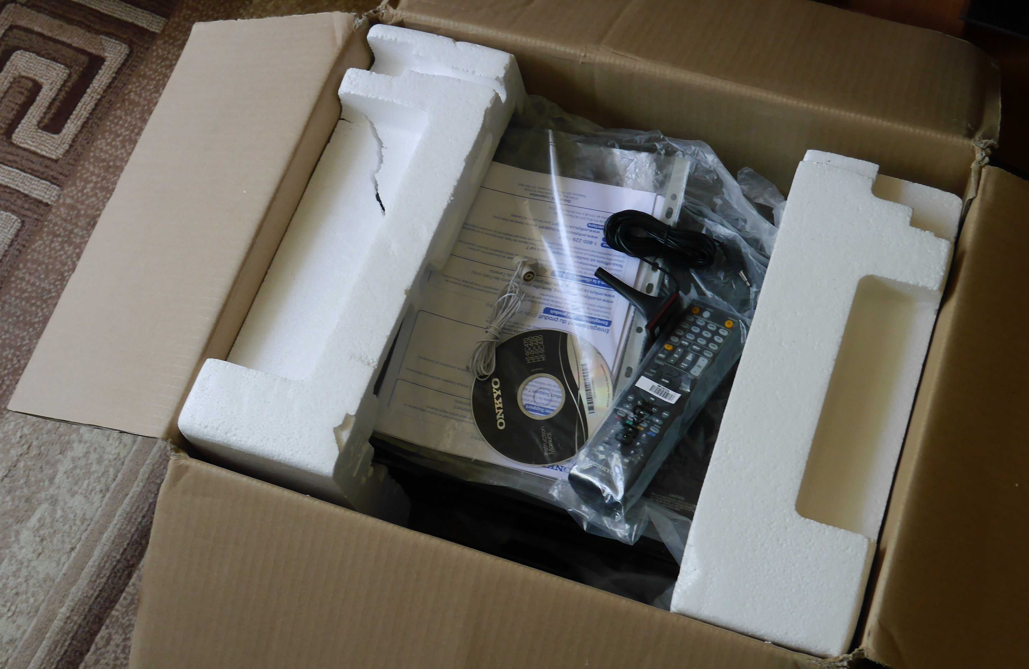 Amplituner Onkyo HT-RC 460