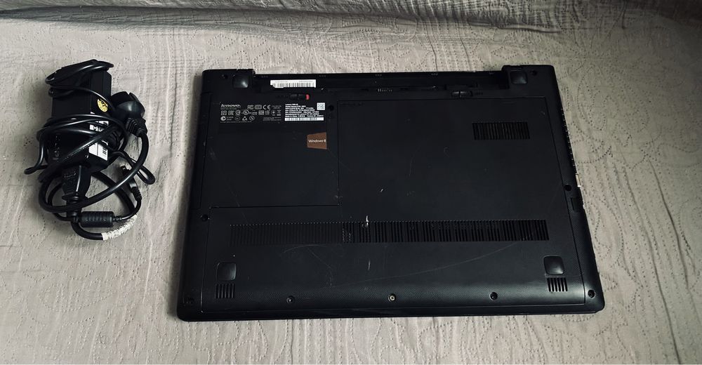 Ноутбук Lenovo g50-45 AMD E2 Робочий. Є Windows.