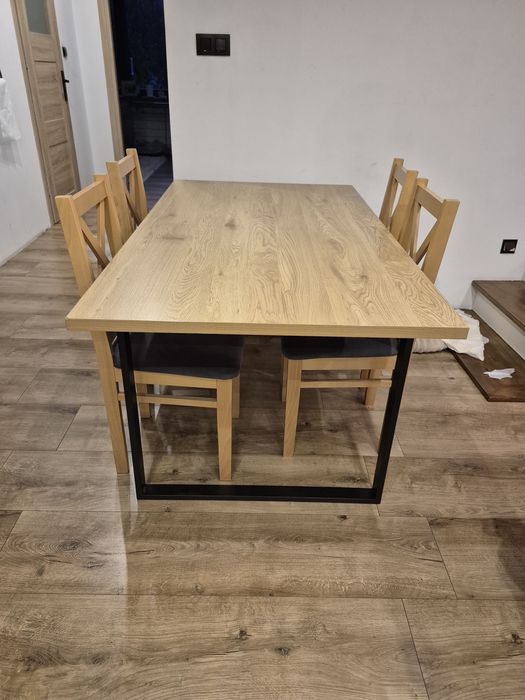 Stół plus 6 krzeseł