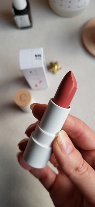Naturalna nowa pomadka do ust Couleur Caramel eko 515 codzienny róż