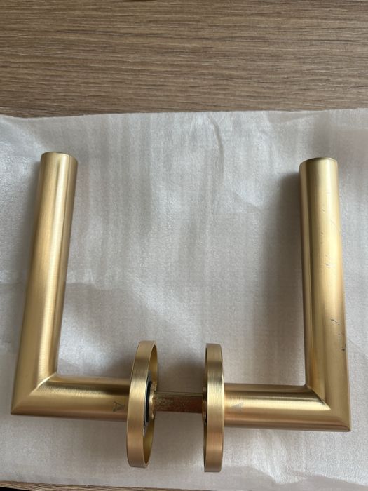 Klamka rozeta okragla Arabis Slim 7mm zloty matowy APRILE