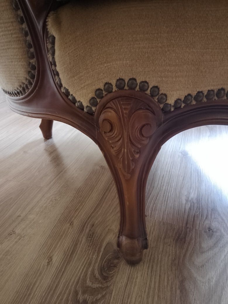 Meble do salonu w stylu wiktoriańskim
