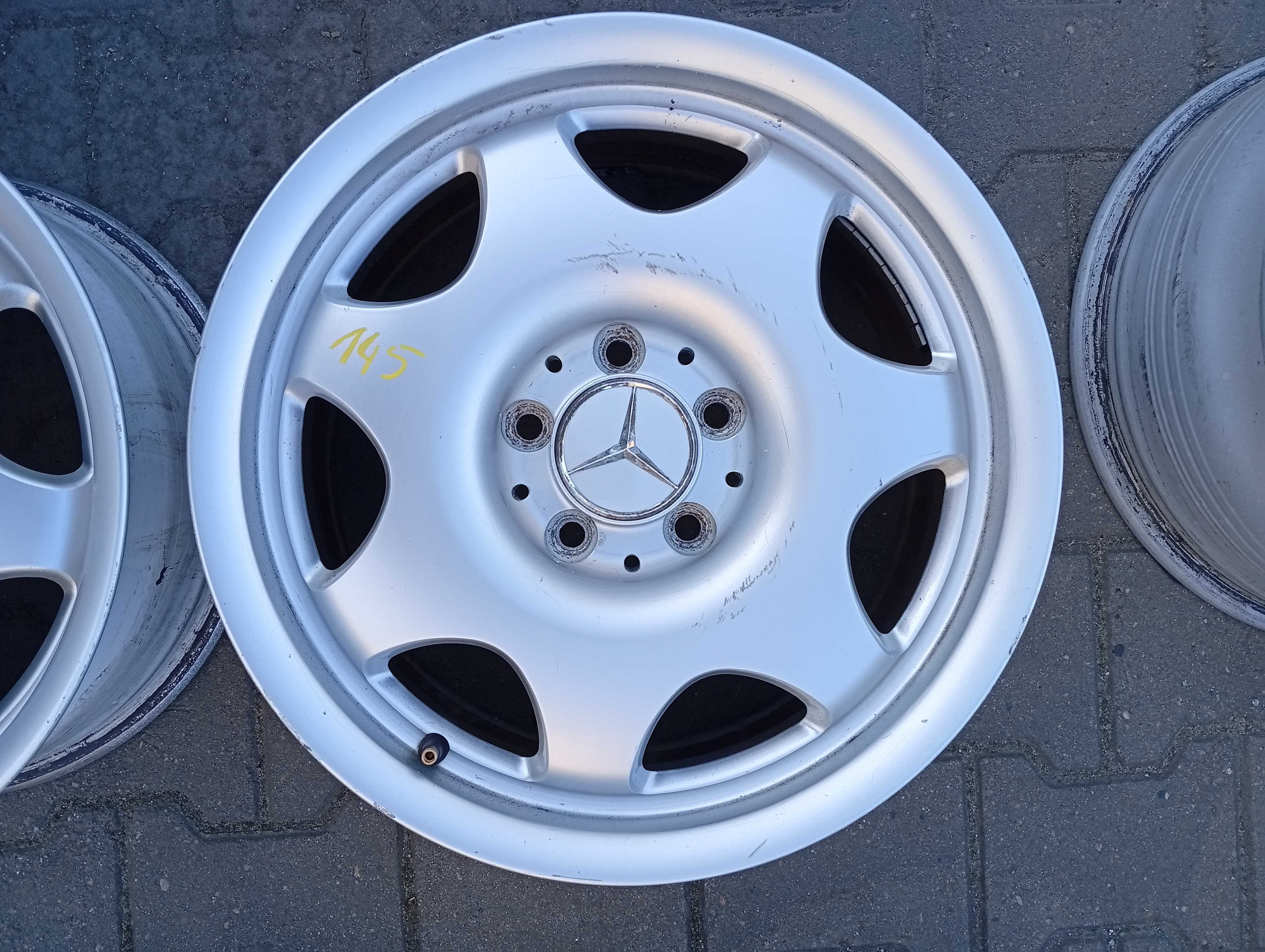 Felga aluminiowa Mercedes 5x112 7Jx16 ET33 Nr.145