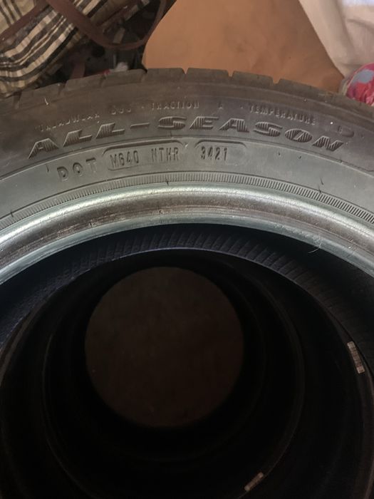 225/45/17 комплект goodyear зима