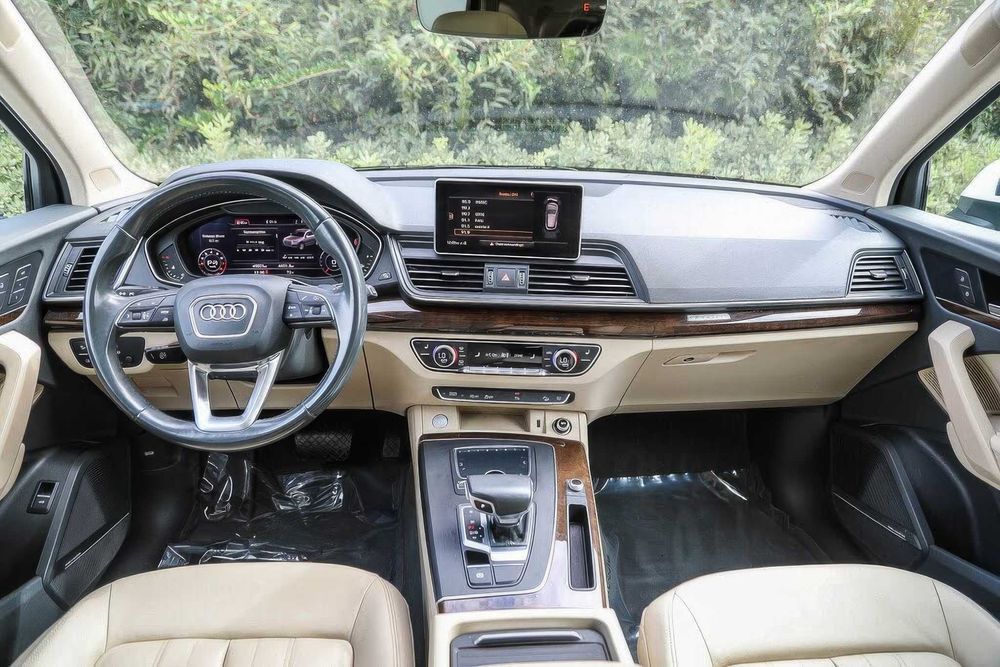 Audi Q5 quattro Premium Plus      2020