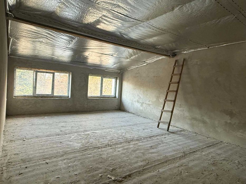 Продаж котеджу з ділянкою 0,84 сот., у с. Ременів