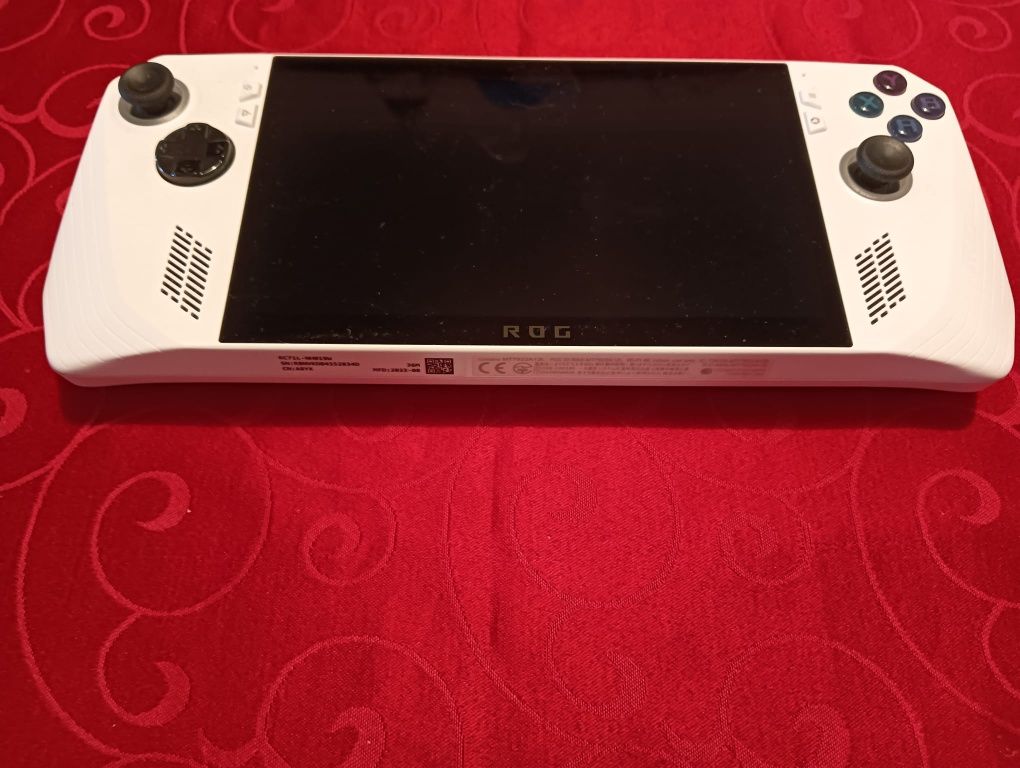 Consola ROG Z1 écran 7 full HD
