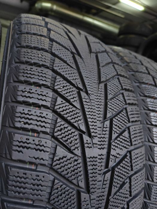 R17 215 55 шини зимові Hankook Winter I*cept IZ2 агресивні арктичні