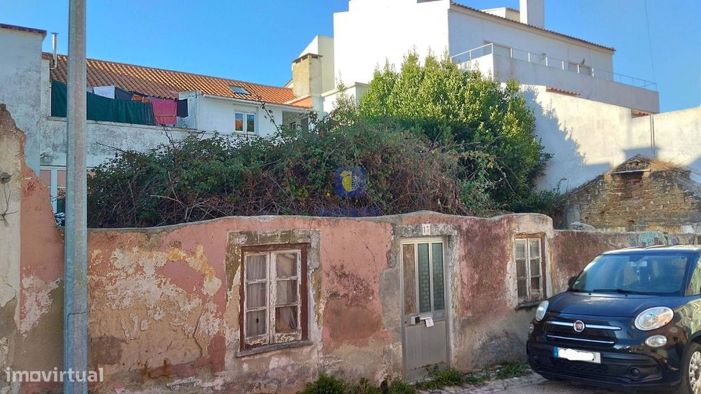 Terreno Urbano para Construção  de Prédio no Centro das  Caldas da Rai