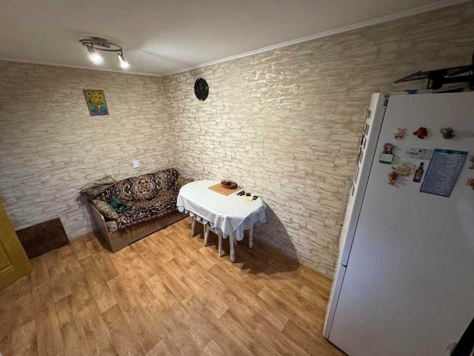 Продаж! Двокімнатна квартира! Центр! Гараж в подарунок!