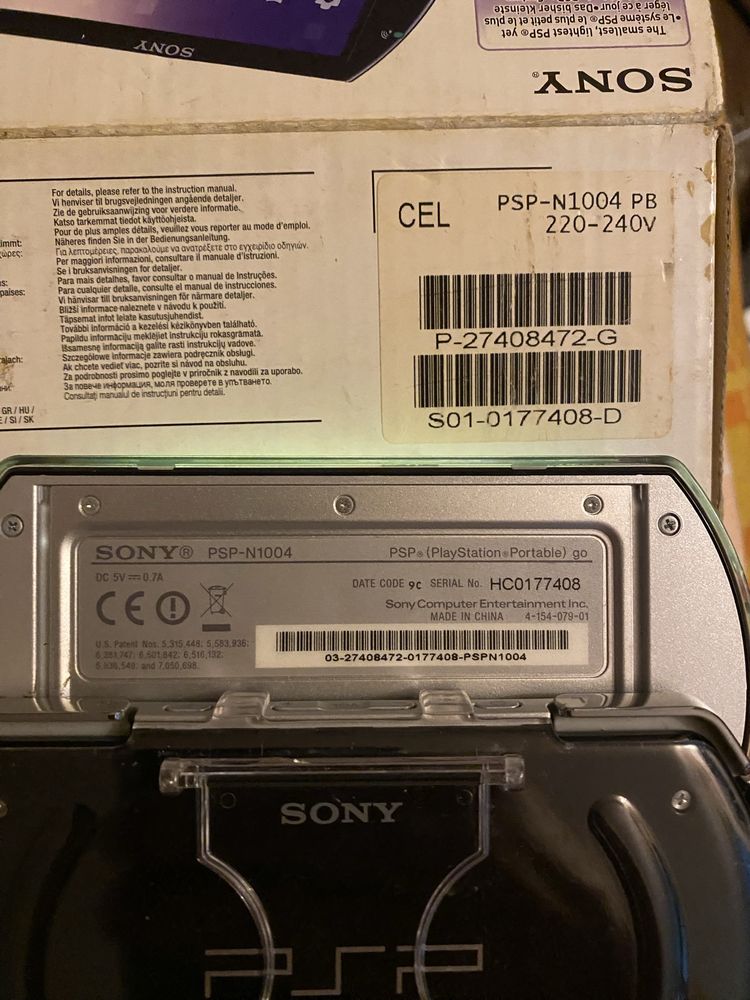 PSP GO 16 gb zasilacz, pudelko, instrukcje, stan kolekcjonerski PL