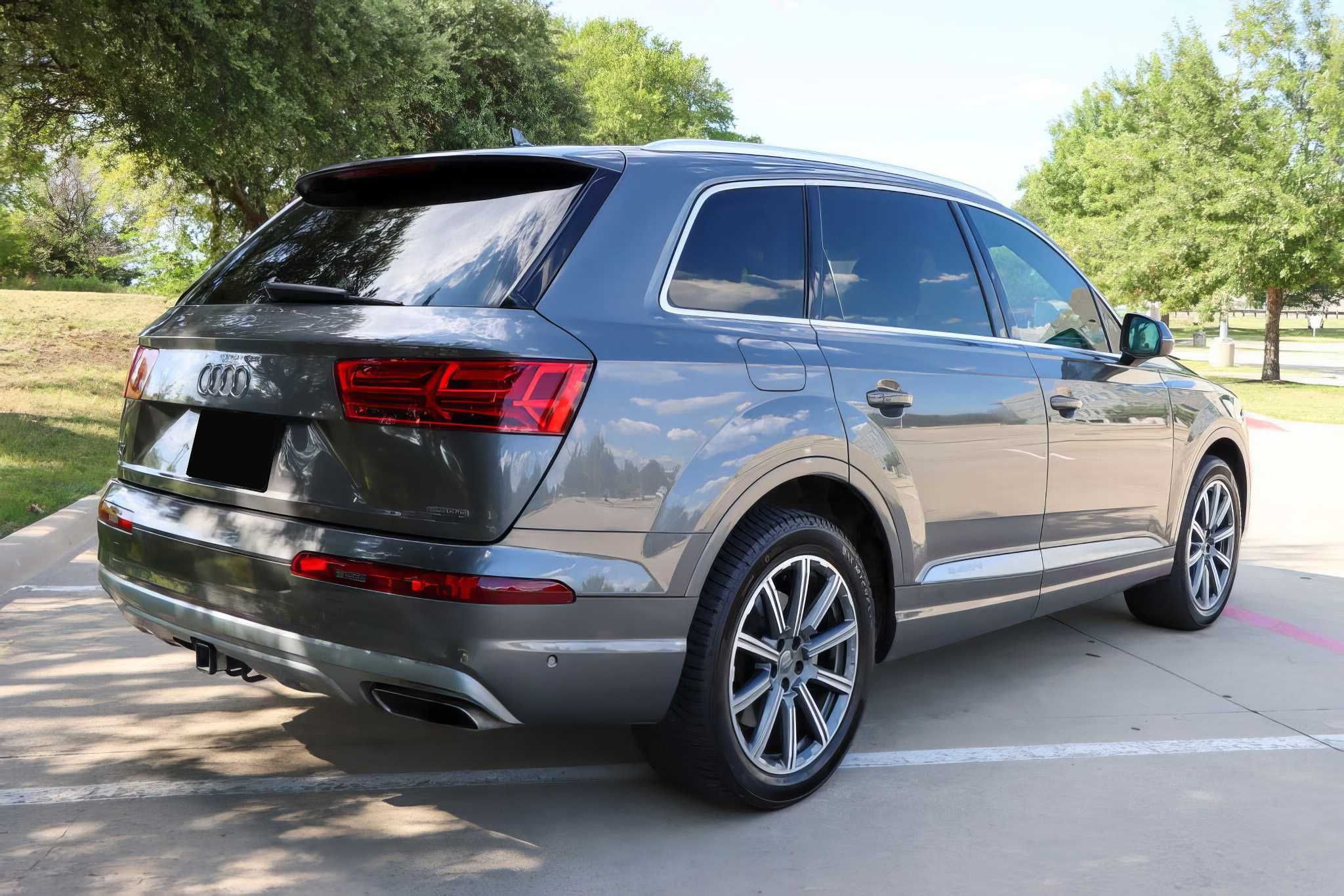2019 Audi Q7 55 TFSI quattro Premium Plus
