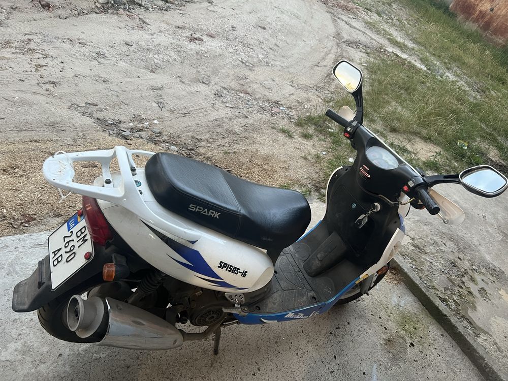 Продаю скутер Spark 150 см3