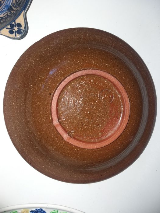 Cztery,stare,ceramiczne talerze z sygnaturami recznie malowane