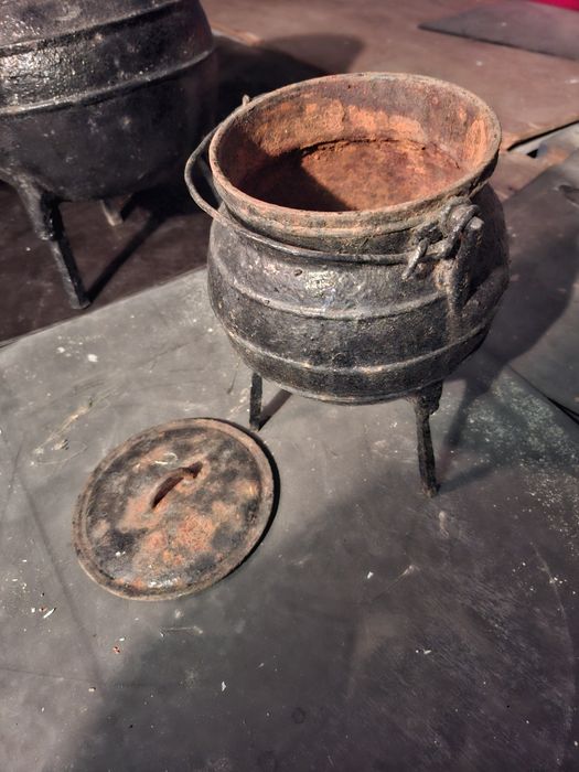 Panela de ferro com testo