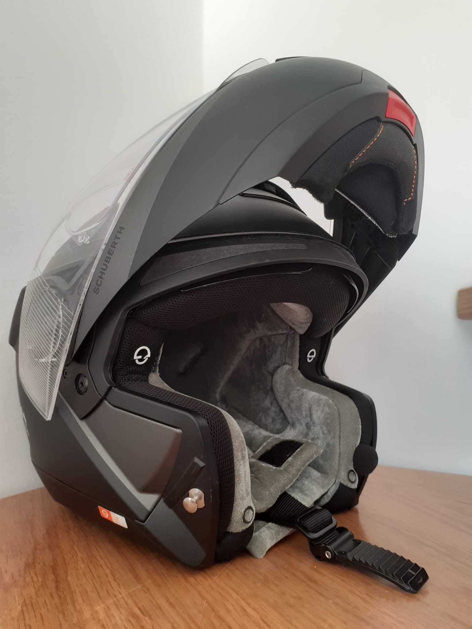 capacete virado Schuberth C4 Pro Swipe.  Tamano L  /  59