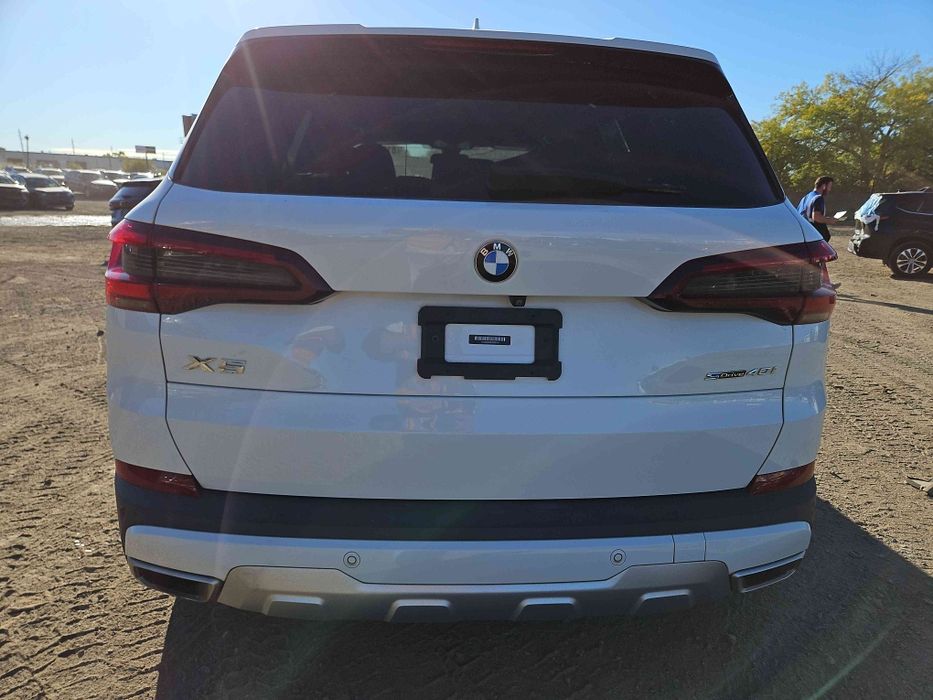 В дорозі BMW X5 01/2020 США