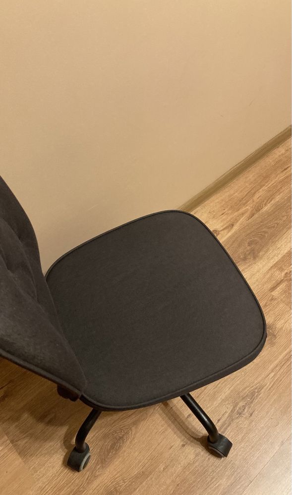 Ikea Lillhojden krzesło biurowe czarne