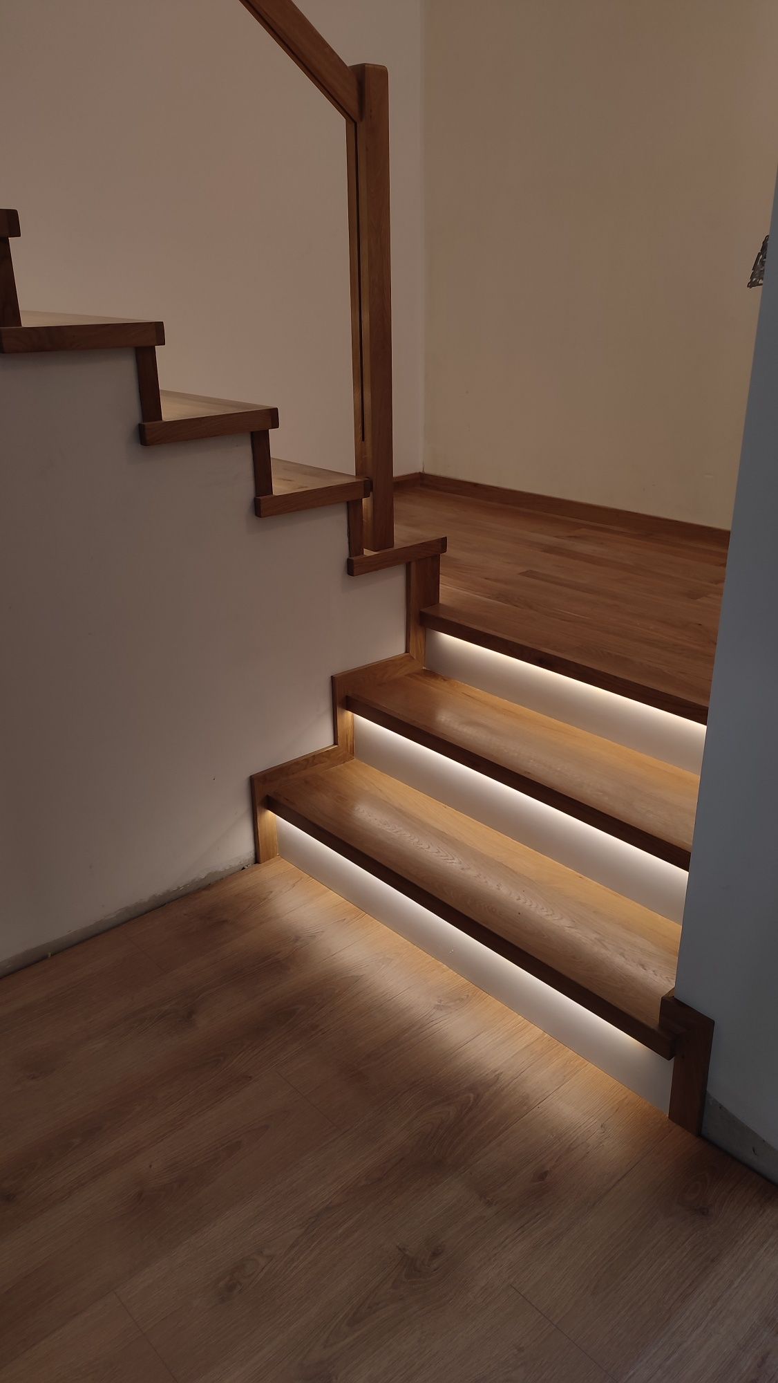 Schody na beton wraz z balustradą