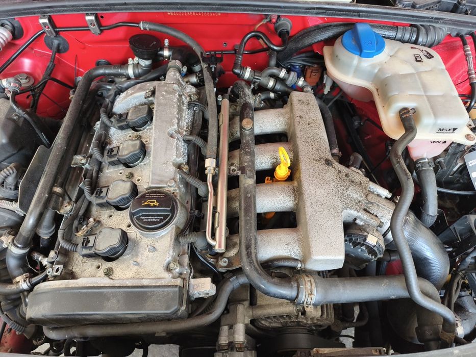 Audi A4 B6 zderzak maska lampa pas przedni