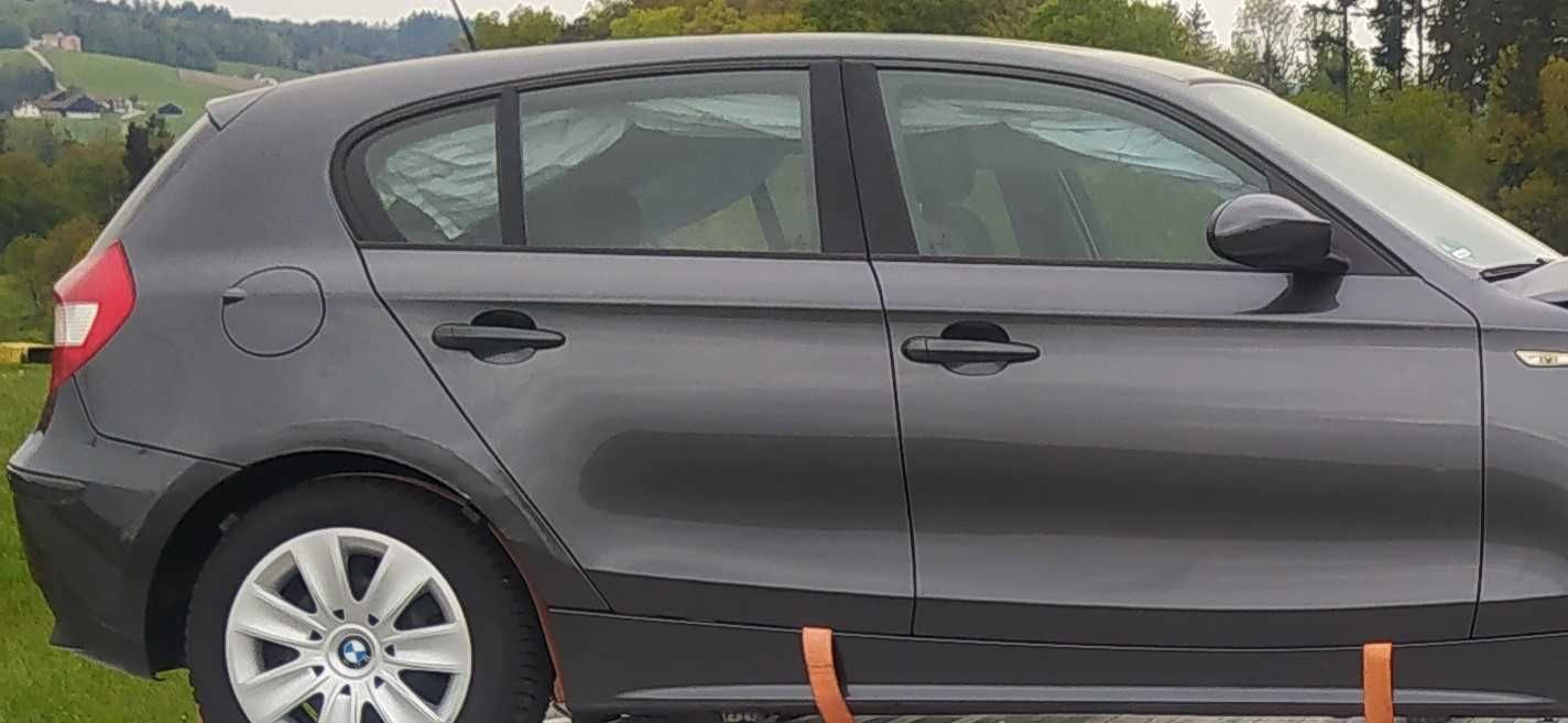 BMW 1 E87  Klapa Zderzak Drzwi Fotele Lampy tylne Kierownica A22/7