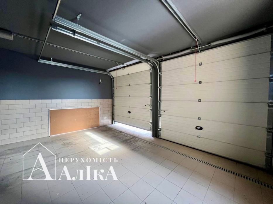 Продам будинок мрії з басейном та неймовірним видом на каньйон